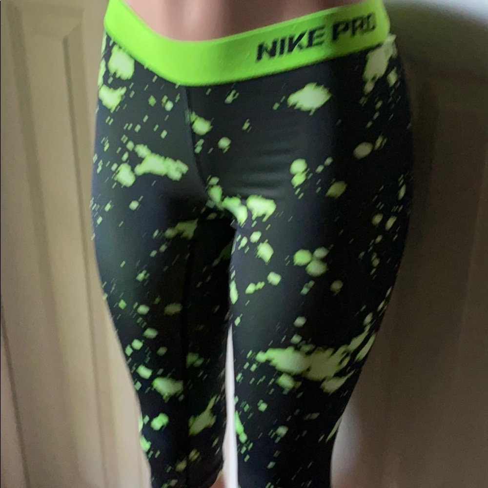 Nike 😊 - Picture 2 of 4